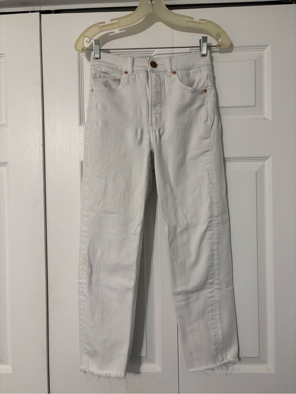 Express Women's Super High-Rise Mom Jeans - Picture 4 of 8